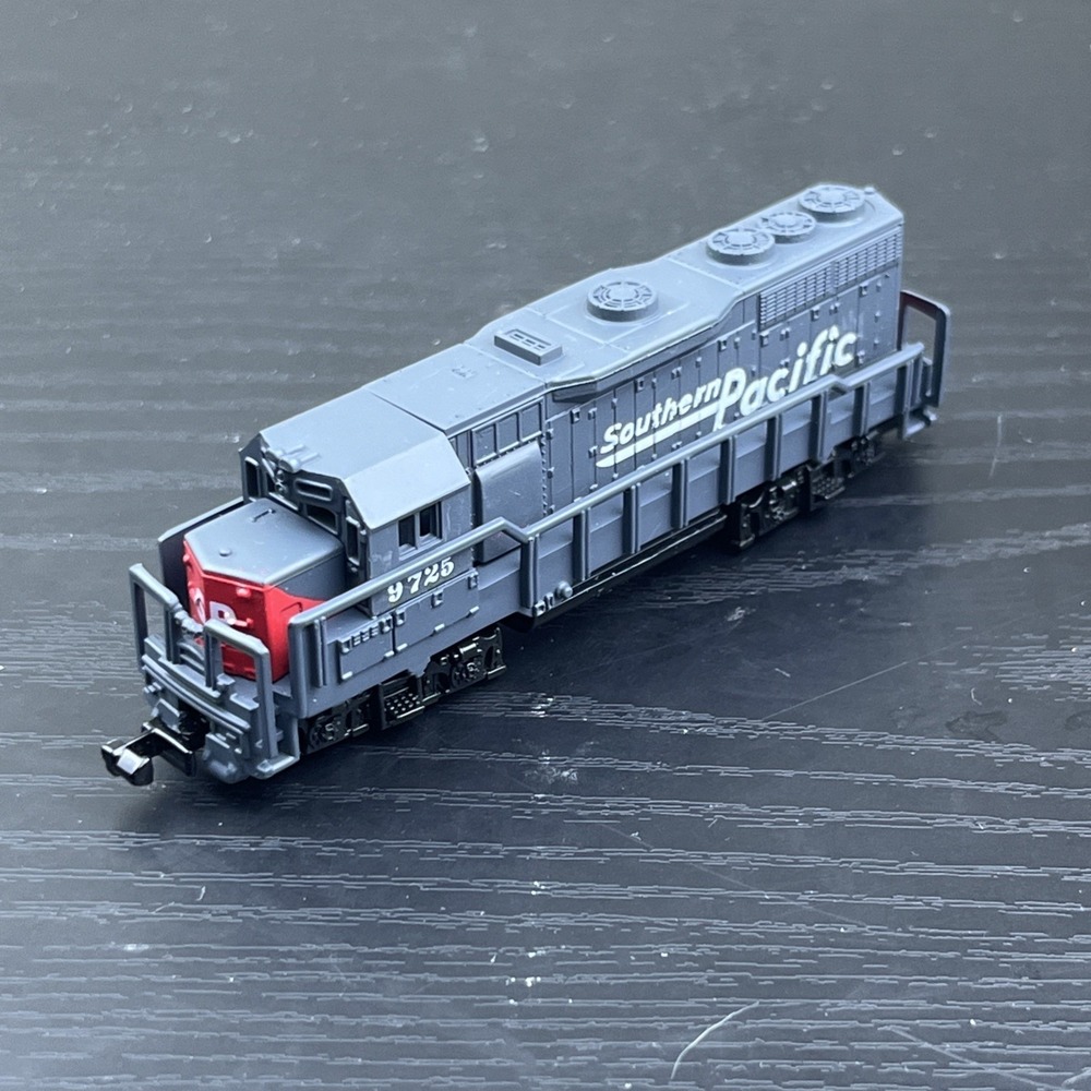 HIGH SPEED SOUTHERN PACIFIC LOCOMOTIVE #9725 -‎ N Scale